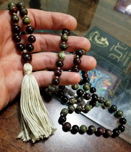 Magik mantra mala